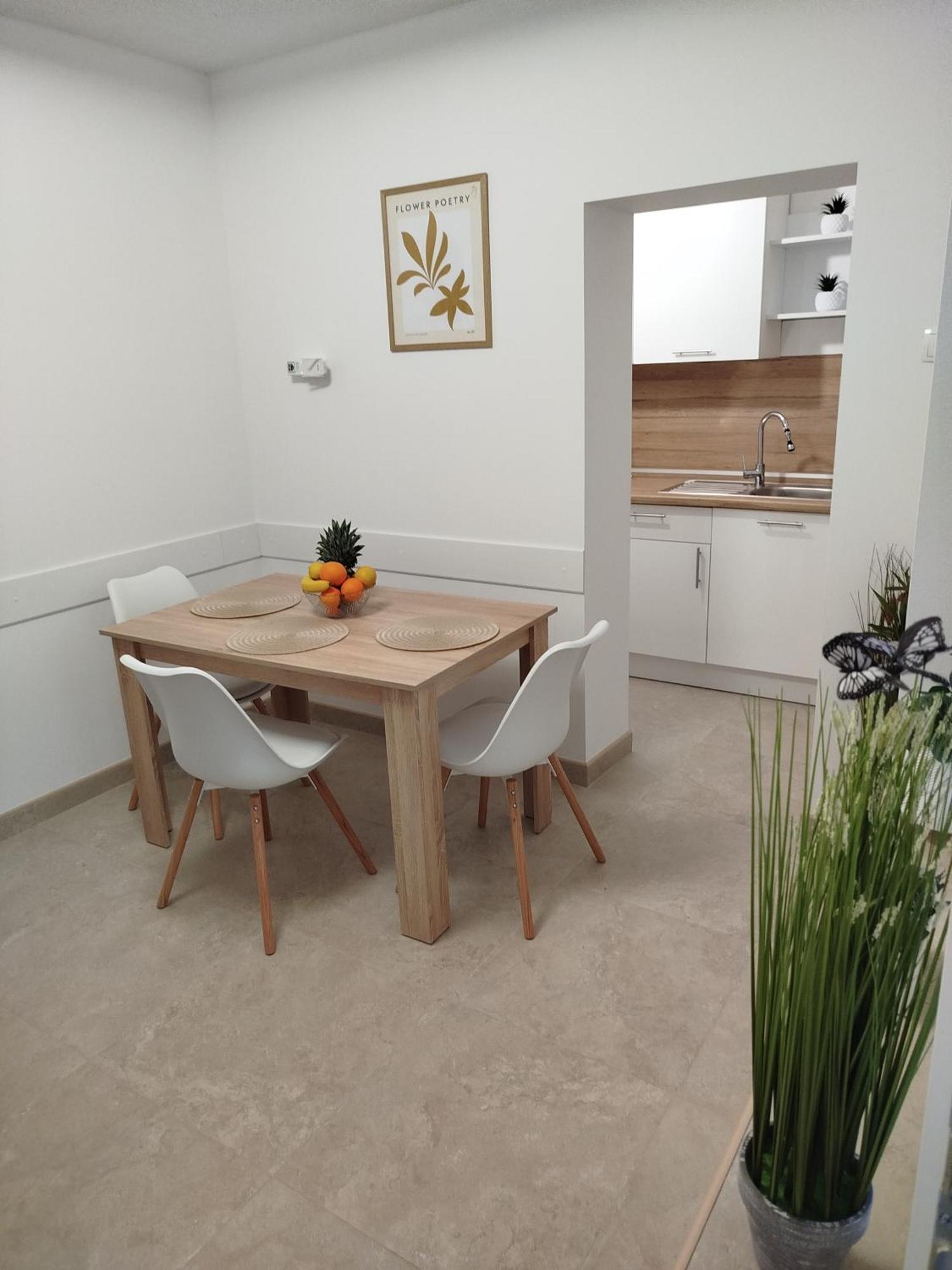 Apartmani - Sobe Cosic ネウム エクステリア 写真